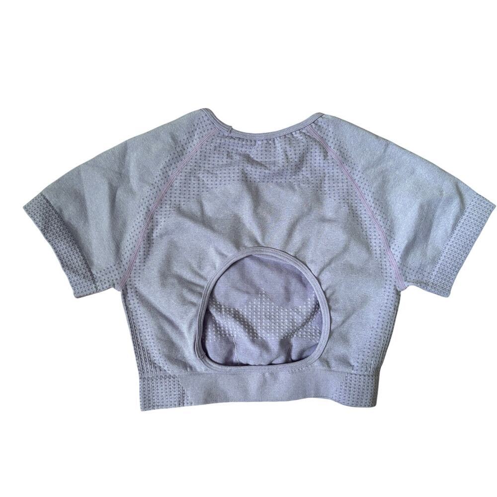 Women’s Seamless Lavender Crop Top Size Small Open Back Athletic Yoga Gym Shirt - Picture 3 of 3
